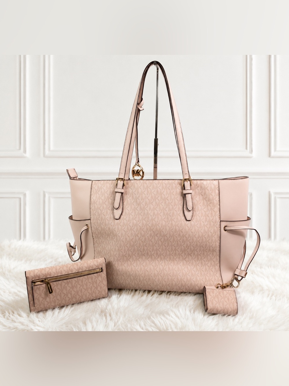 Michael Kors Jet Set Signature Pink Blush Tote Bag Set w/ Wallet & AirPods Charm - Picture 2 of 3